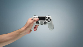 Comment connecter une manette PS4 ?