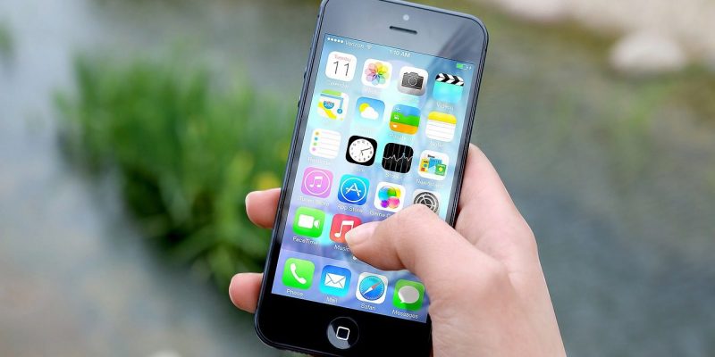 Comprendre les conditions et les frais associés aux contrats d’engagement pour les forfaits mobiles en France